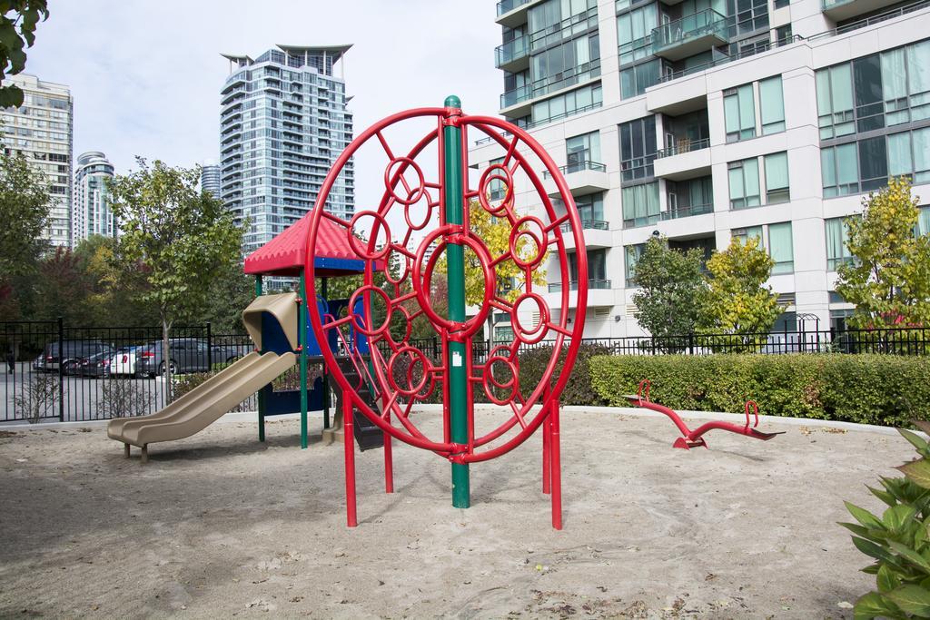 Maplewood Furnished Suites Mississauga Exteriör bild