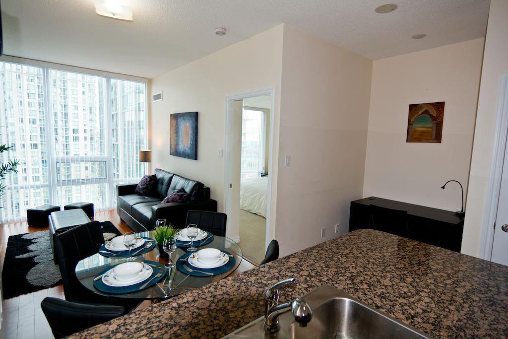 Maplewood Furnished Suites Mississauga Exteriör bild