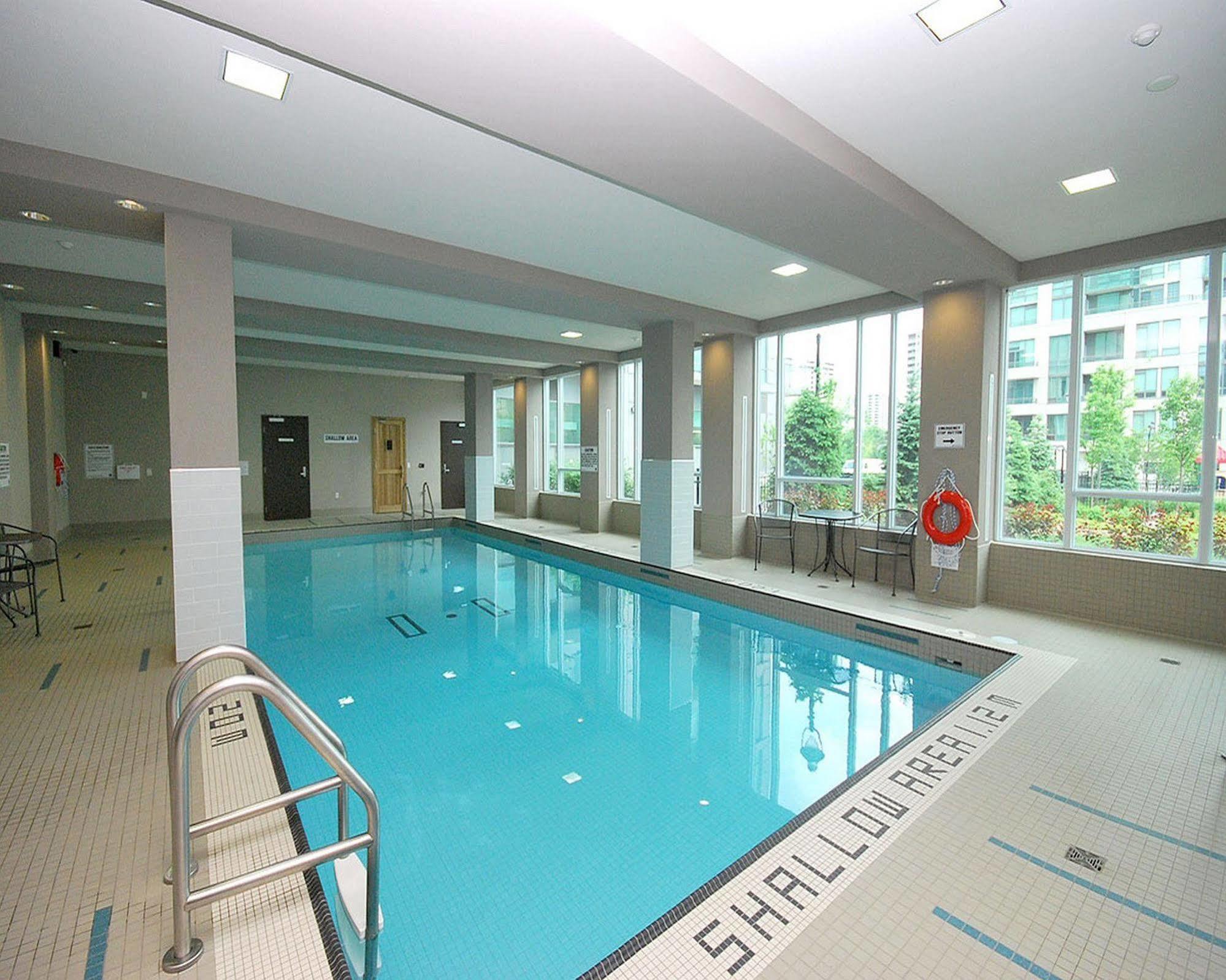 Maplewood Furnished Suites Mississauga Exteriör bild